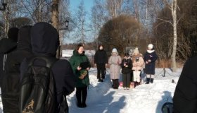 Торжественная акция с возложением цветов у памятника погибшим в годы ВОв односельчанам