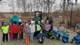 Старшие дошкольники посетили памятник погибшим односельчанам во время ВОв